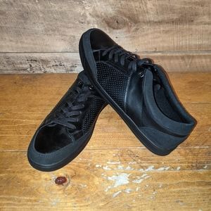 Men's Black Sneakers